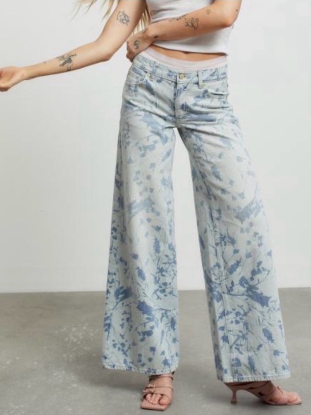 BDG Wide Leg Tie-Dye Floral Jeans - Light Blue